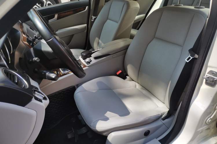 Used Mercedes-Benz C-Class 2010 C 200 CGI Elegance Model Left Front Seat