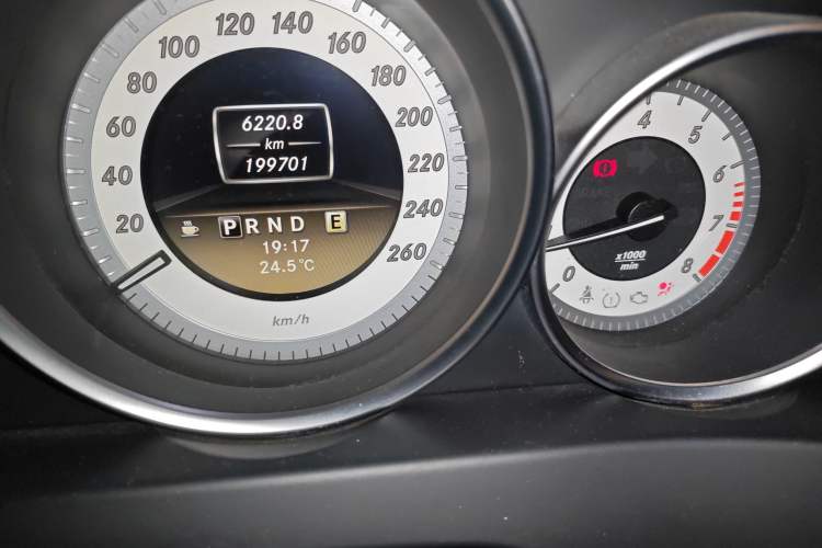 Used Mercedes-Benz C-Class 2010 C 200 CGI Elegance Model Odometer Close Up