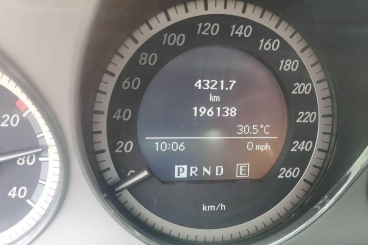 Used Mercedes-Benz C-Class 2010 C 300 Estate Odometer Close Up