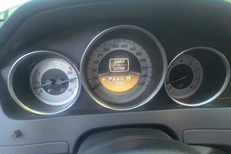 Used Mercedes-Benz C-Class 2010 C 200 CGI Fashion Model Odometer Close Up