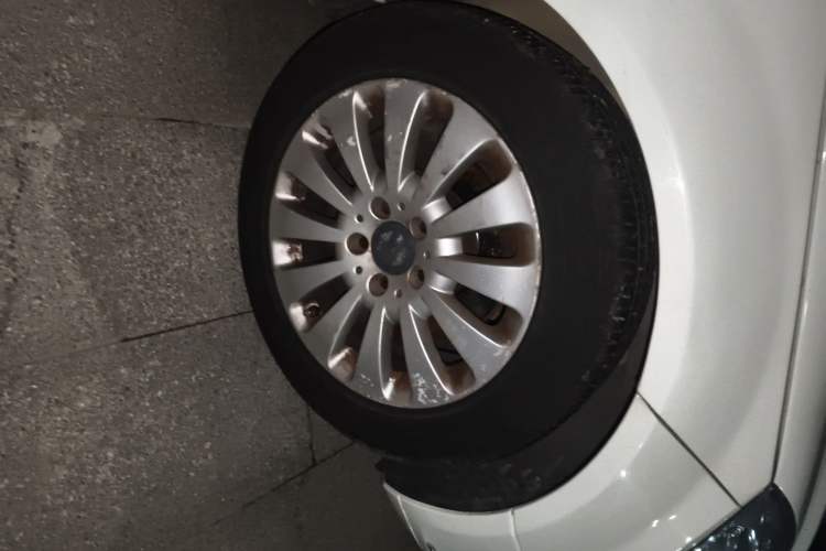 Used Mercedes-Benz C-Class 2010 C 200K Standard Model Right Front Wheel Hub
