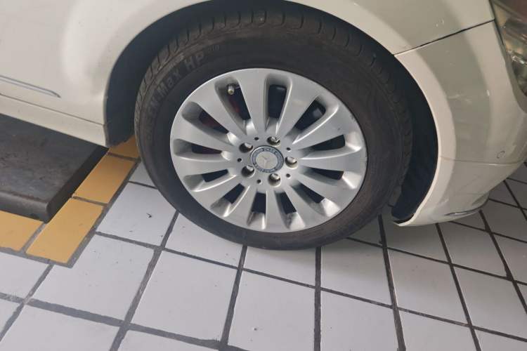 Used Mercedes-Benz C-Class 2010 C 200 CGI Elegance Model Right Front Wheel Hub