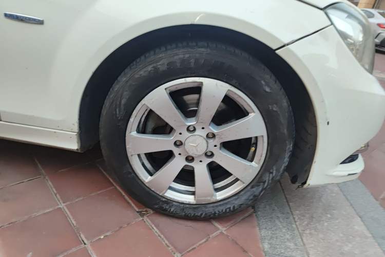 Used Mercedes-Benz C-Class 2010 C 180K Classic model Right Front Wheel Hub