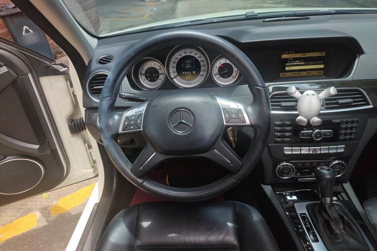Used Mercedes-Benz C-Class 2010 C 200 CGI Fashion Model Steering Wheel