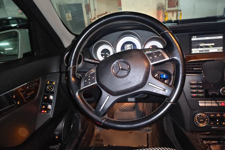 Used Mercedes-Benz C-Class 2010 C 200 CGI Elegance Model Steering Wheel