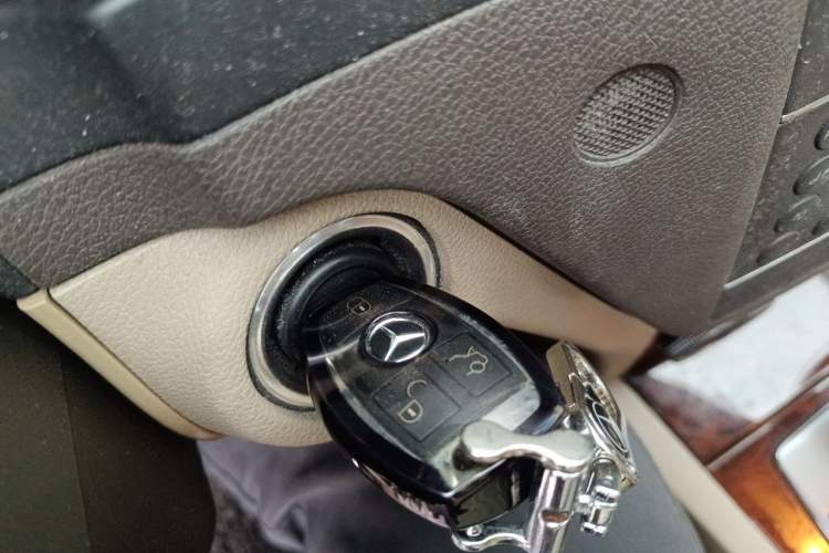 Used Mercedes-Benz C-Class 2010 C 200 CGI Elegance Model Vehicle Key