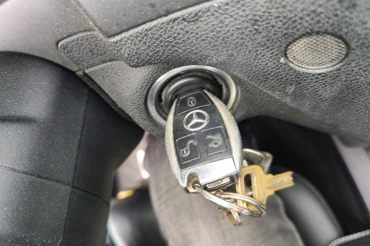 Used Mercedes-Benz C-Class 2010 C 180K Classic model Vehicle Key