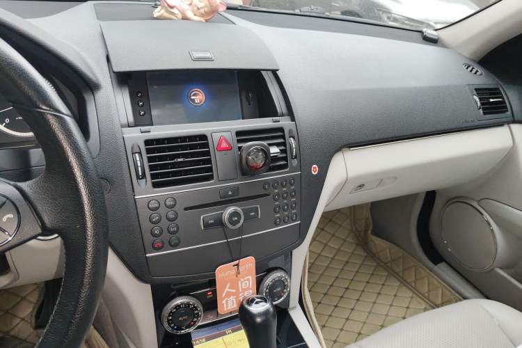 Used Mercedes-Benz C-Class 2010 C 180K Classic model Audio And AC Panel