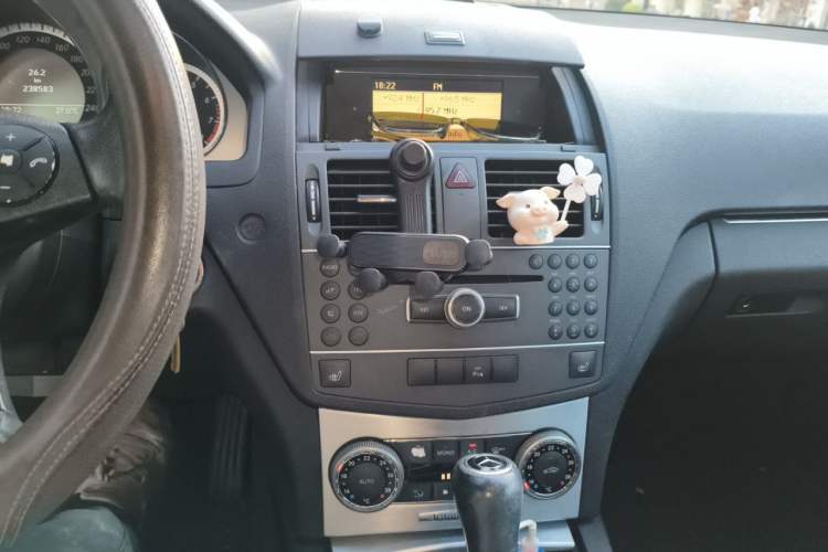Used Mercedes-Benz C-Class 2010 C 200 CGI Estate Audio And AC Panel