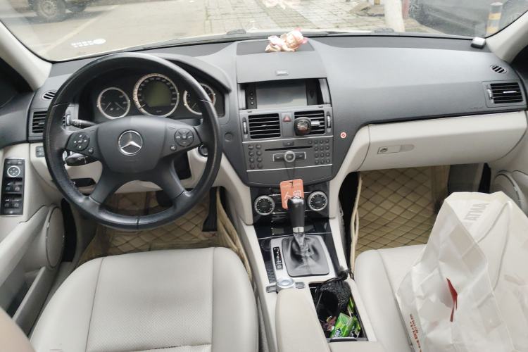 Used Mercedes-Benz C-Class 2010 C 180K Classic model Center Console