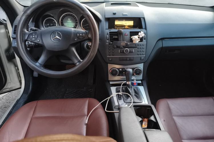 Used Mercedes-Benz C-Class 2010 C 200 CGI Estate Center Console
