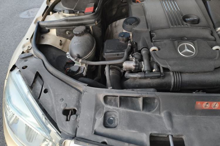 Used Mercedes-Benz C-Class 2010 C 200 CGI Estate Engine Bay Right