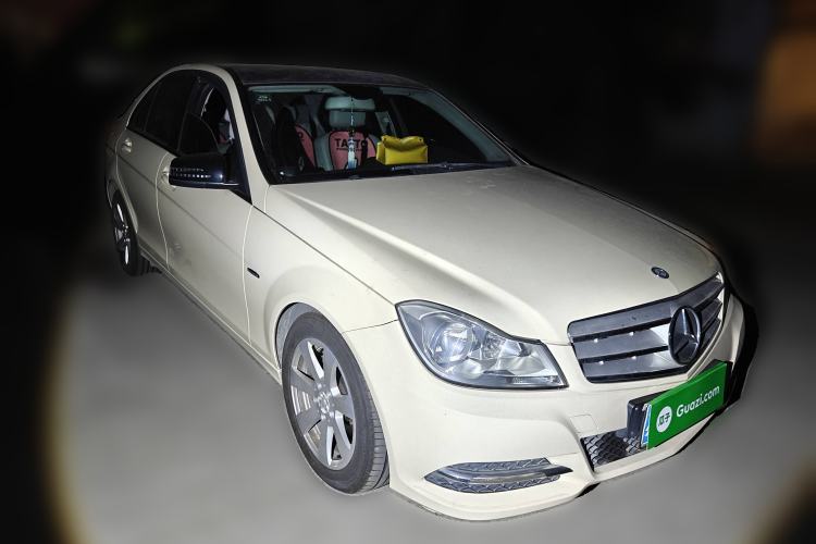 Used Mercedes-Benz C-Class 2010 C 180K Classic model Exterior 2