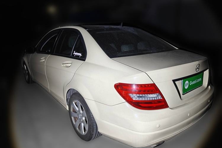 Used Mercedes-Benz C-Class 2010 C 180K Classic model Exterior 3