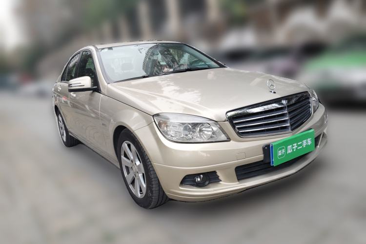 Used Mercedes-Benz C-Class 2010 C 180K Classic model Front Right 45 Deg