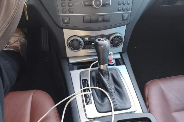 Used Mercedes-Benz C-Class 2010 C 200 CGI Estate Gear Lever