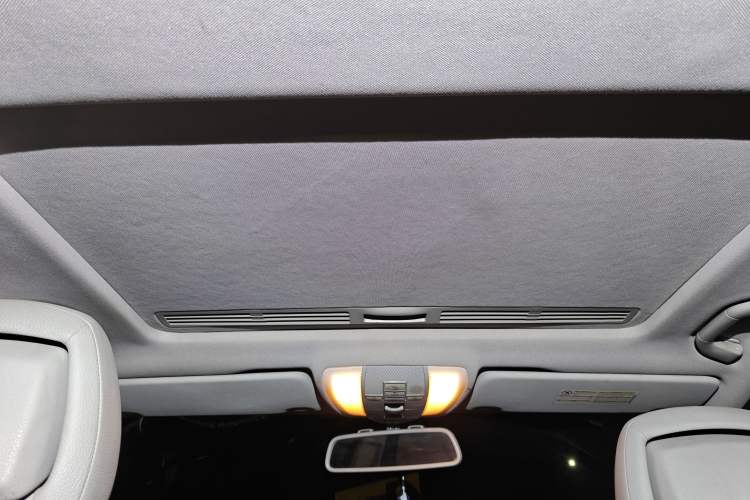 Used Mercedes-Benz C-Class 2010 C 180K Classic model Headliner