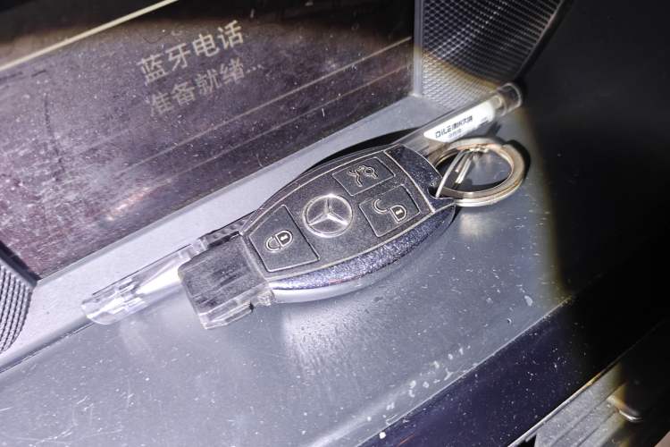 Used Mercedes-Benz C-Class 2010 C 180K Classic model Interior 1