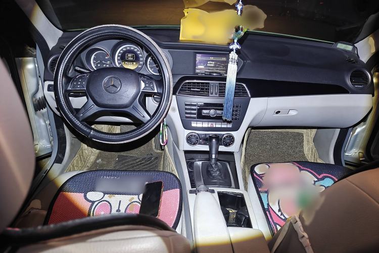 Used Mercedes-Benz C-Class 2010 C 180K Classic model Interior 2