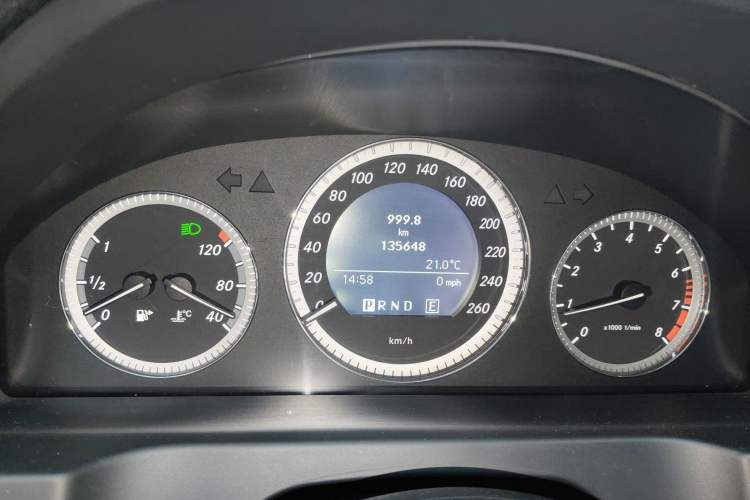 Used Mercedes-Benz C-Class 2010 C 180K Classic model Odometer Close Up