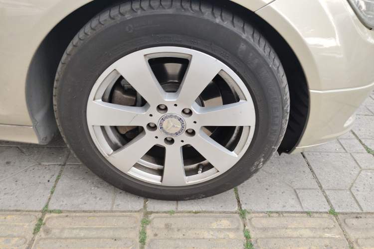 Used Mercedes-Benz C-Class 2010 C 180K Classic model Right Front Wheel Hub