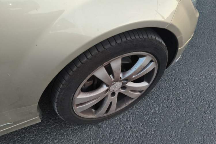 Used Mercedes-Benz C-Class 2010 C 200 CGI Estate Right Front Wheel Hub