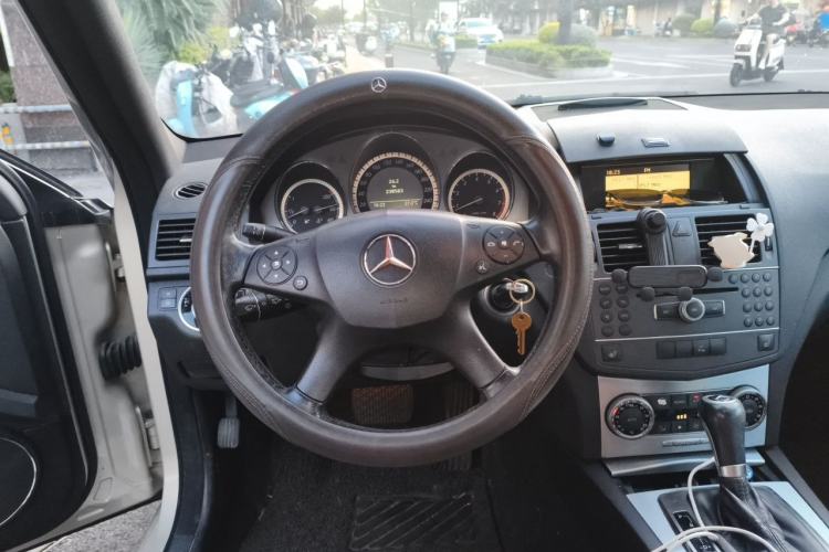 Used Mercedes-Benz C-Class 2010 C 200 CGI Estate Steering Wheel