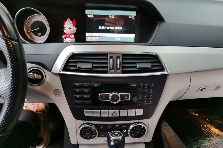 Used Mercedes-Benz C-Class 2011 C 200 Luxury Sport Touring Edition Audio And AC Panel