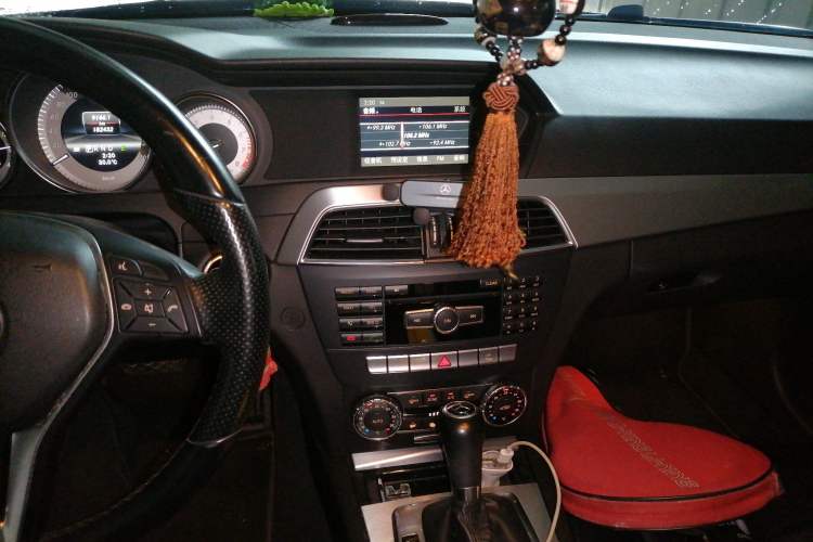 Used Mercedes-Benz C-Class 2011 C 200 Fashion Travel Edition Audio And AC Panel
