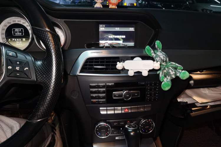 Used Mercedes-Benz C-Class 2011 C 200 Fashion Travel Edition Audio And AC Panel