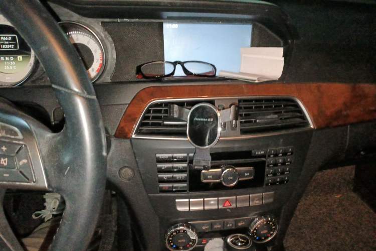 Used Mercedes-Benz C-Class 2011 C 200 CGI Elegant Model Audio And AC Panel
