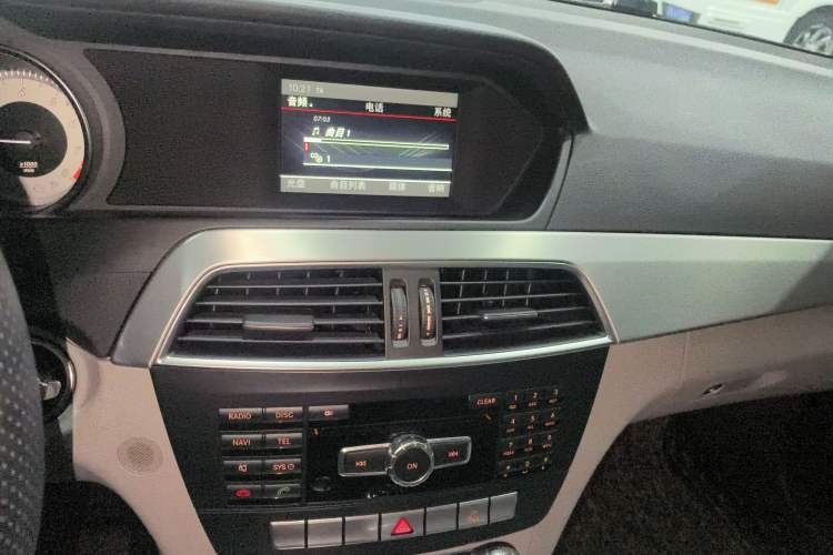 Used Mercedes-Benz C-Class 2011 C 200 Fashion Travel Edition Audio And AC Panel