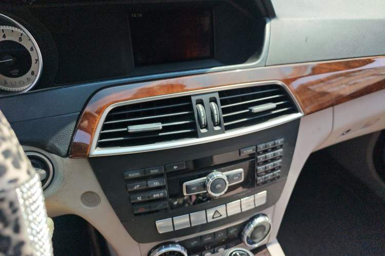 Used Mercedes-Benz C-Class 2011 C 200 CGI Elegant Model Audio And AC Panel