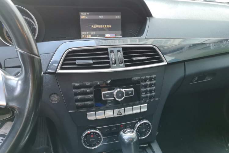 Used Mercedes-Benz C-Class 2011 C 180K Classic model Audio And AC Panel