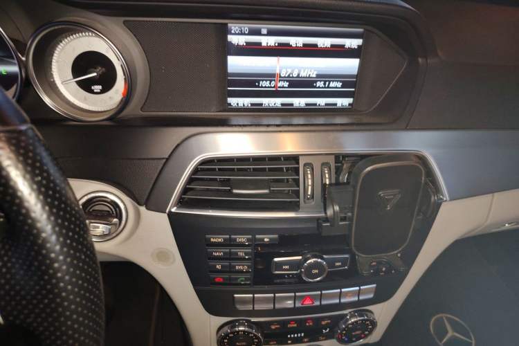 Used Mercedes-Benz C-Class 2011 C 200 Fashion Travel Edition Audio And AC Panel