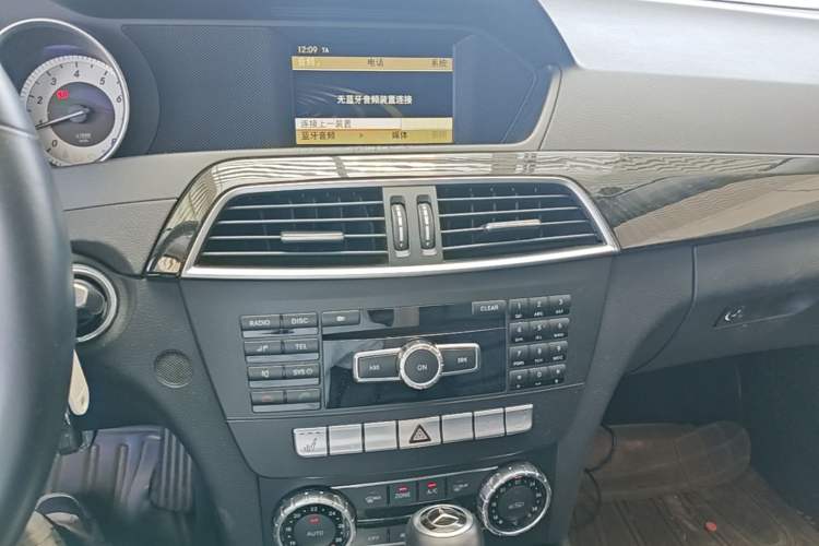 Used Mercedes-Benz C-Class 2011 C 200 CGI Fashion Model Audio And AC Panel
