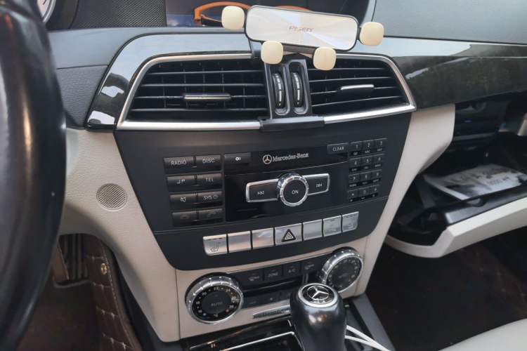 Used Mercedes-Benz C-Class 2011 C 200 CGI Fashion Model Audio And AC Panel
