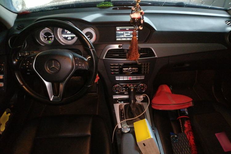 Used Mercedes-Benz C-Class 2011 C 200 Fashion Travel Edition Center Console