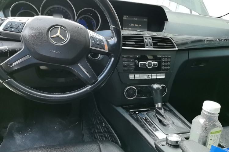 Used Mercedes-Benz C-Class 2011 C 180K Classic model Center Console