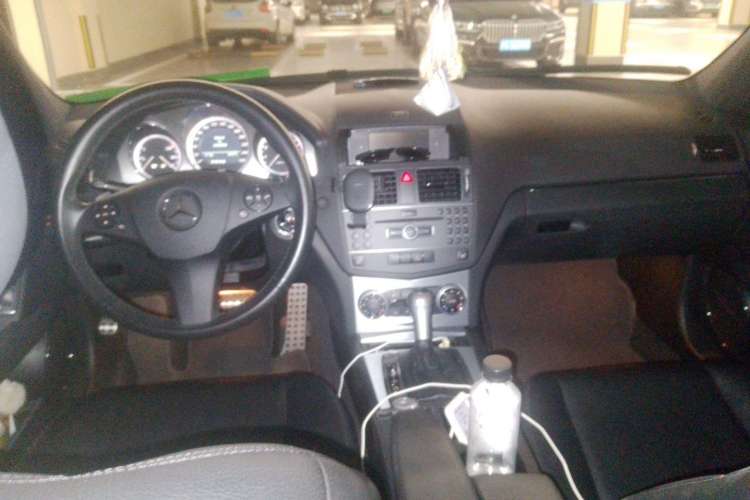 Used Mercedes-Benz C-Class 2011 C 200 Fashion Travel Edition Center Console
