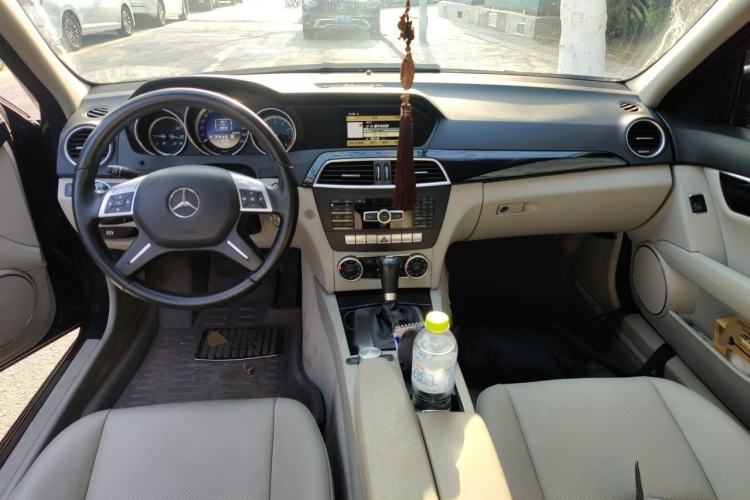 Used Mercedes-Benz C-Class 2011 C 180K Classic model Center Console