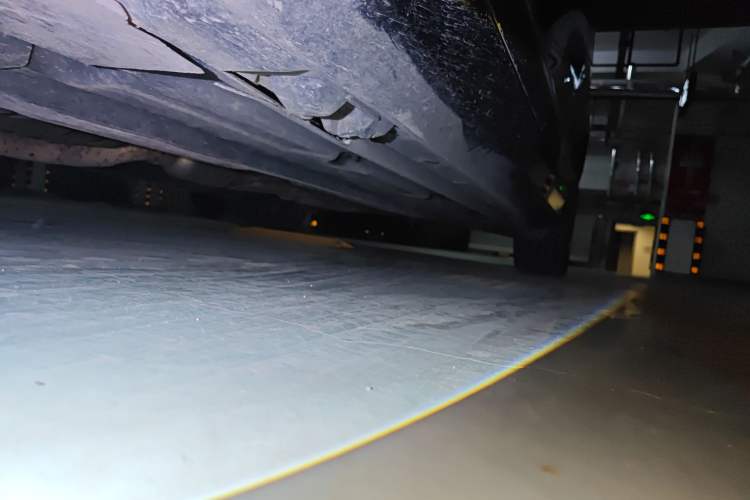 Used Mercedes-Benz C-Class 2011 C 200 Fashion Travel Edition Chassis Front Left