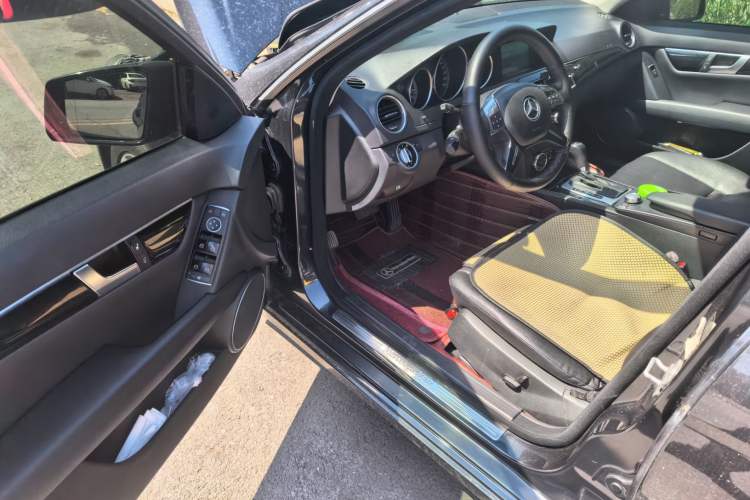 Used Mercedes-Benz C-Class 2011 C 180K Classic model Driver Seat