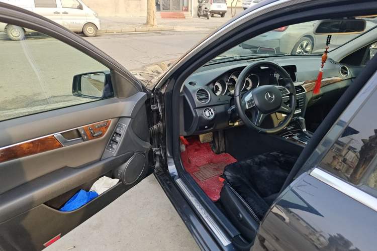 Used Mercedes-Benz C-Class 2011 C 200 CGI Elegant Model Driver Seat