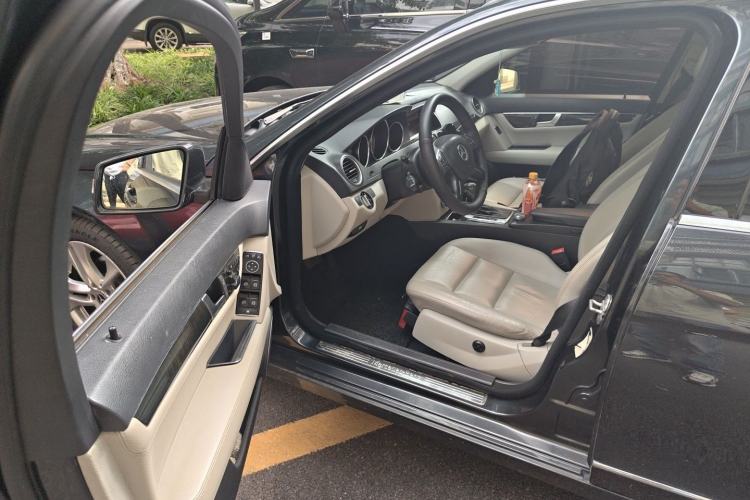 Used Mercedes-Benz C-Class 2011 C 200 CGI Fashion Model Driver Seat