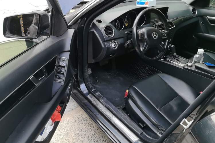 Used Mercedes-Benz C-Class 2011 C 180K Classic model Driver Seat
