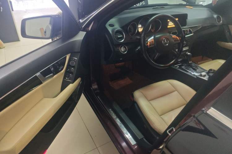 Used Mercedes-Benz C-Class 2011 C 200 CGI Fashion Model Driver Seat