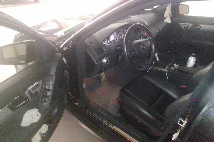 Used Mercedes-Benz C-Class 2011 C 200 Fashion Travel Edition Driver Seat