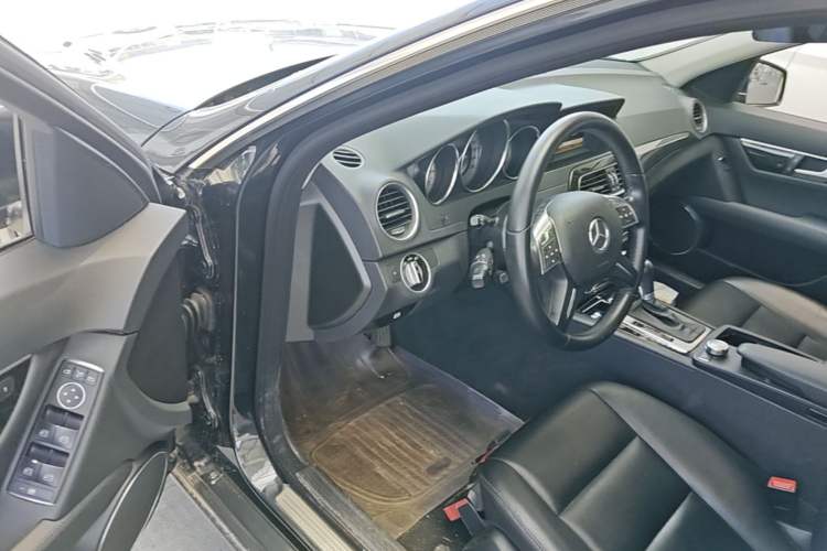 Used Mercedes-Benz C-Class 2011 C 200 CGI Fashion Model Driver Seat