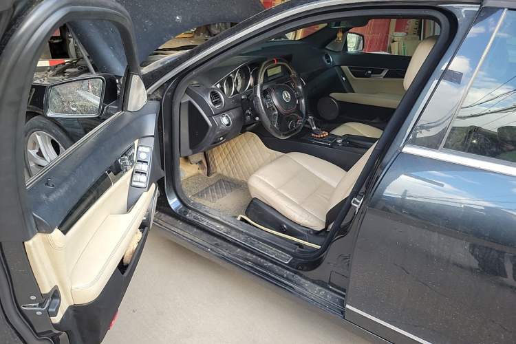 Used Mercedes-Benz C-Class 2011 C 200 CGI Fashion Model Driver Seat